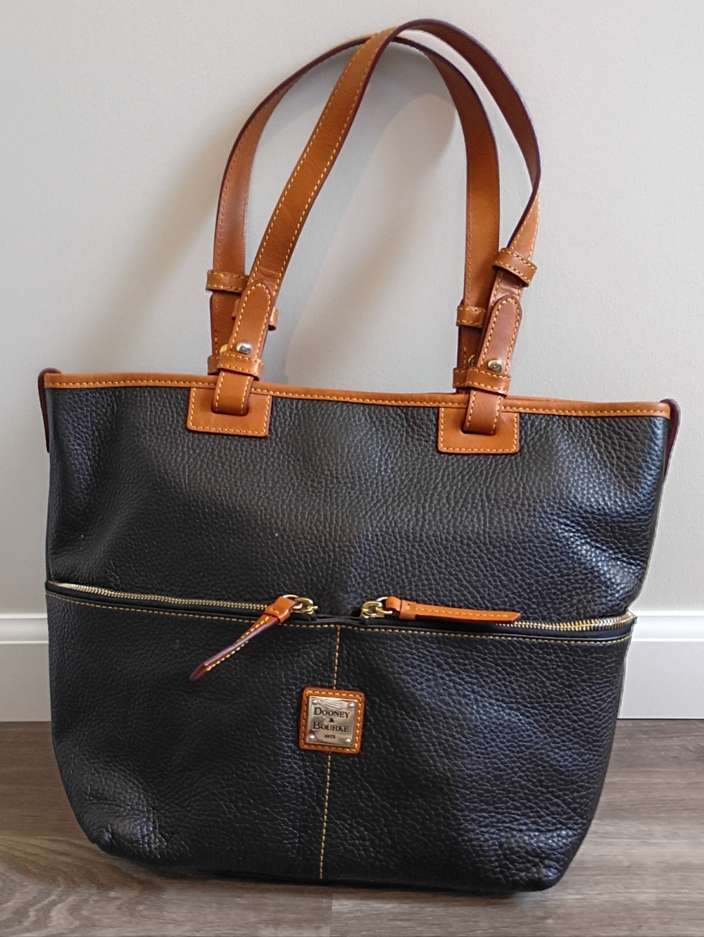 Dooney & Bourke Black Tan Pebble Leather Double Handle Shopper Convertible Tote